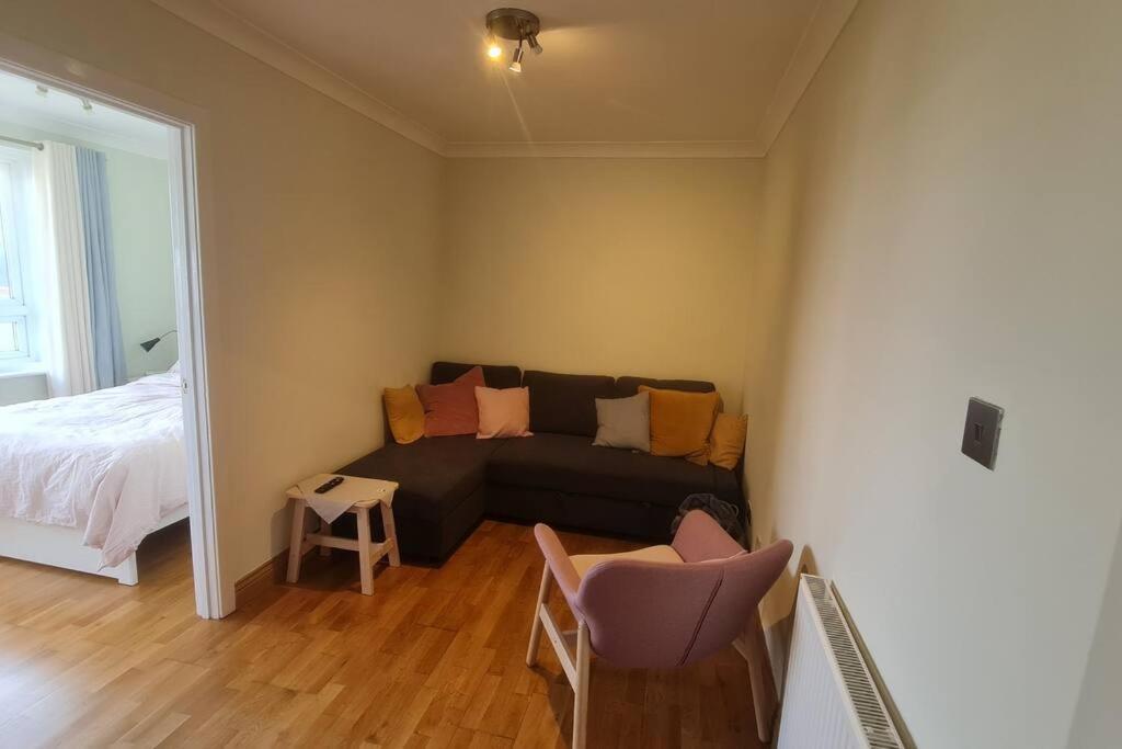 Whetstone Bright & Lovely & Apartment מראה חיצוני תמונה