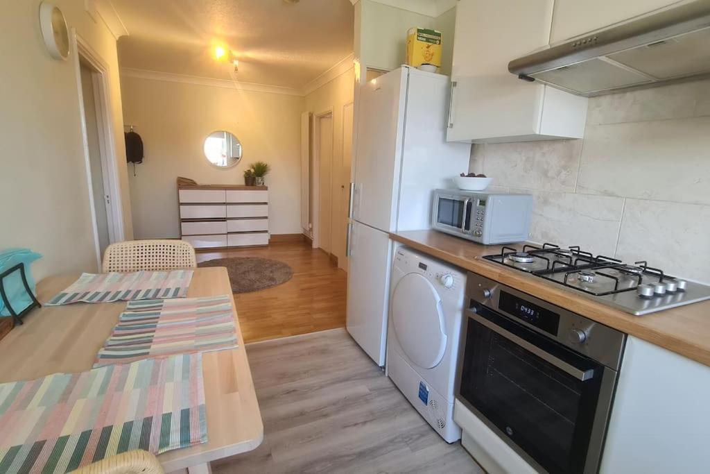 Whetstone Bright & Lovely & Apartment מראה חיצוני תמונה